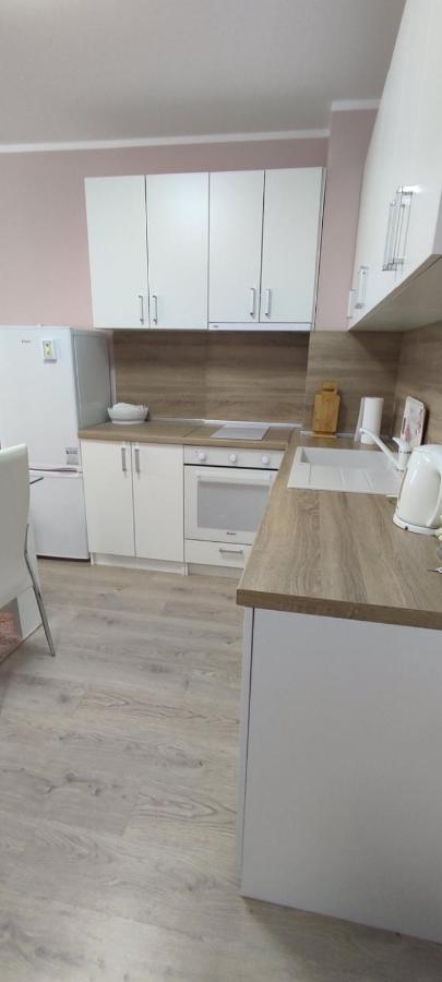 Luxury And Stylish Apartmen, Metro Station Obelya Sofia Exteriör bild