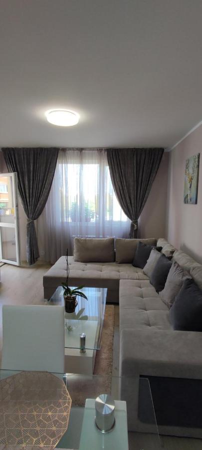 Luxury And Stylish Apartmen, Metro Station Obelya Sofia Exteriör bild